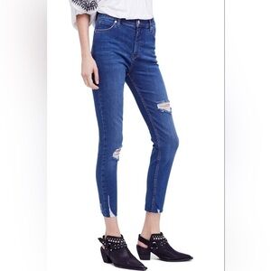 FREE People Distressed Regular Fit Stretch Skinny Jeans SZ‎ 26